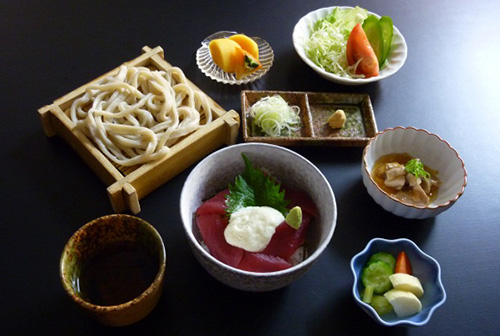 鮪漬丼セット　1,000円