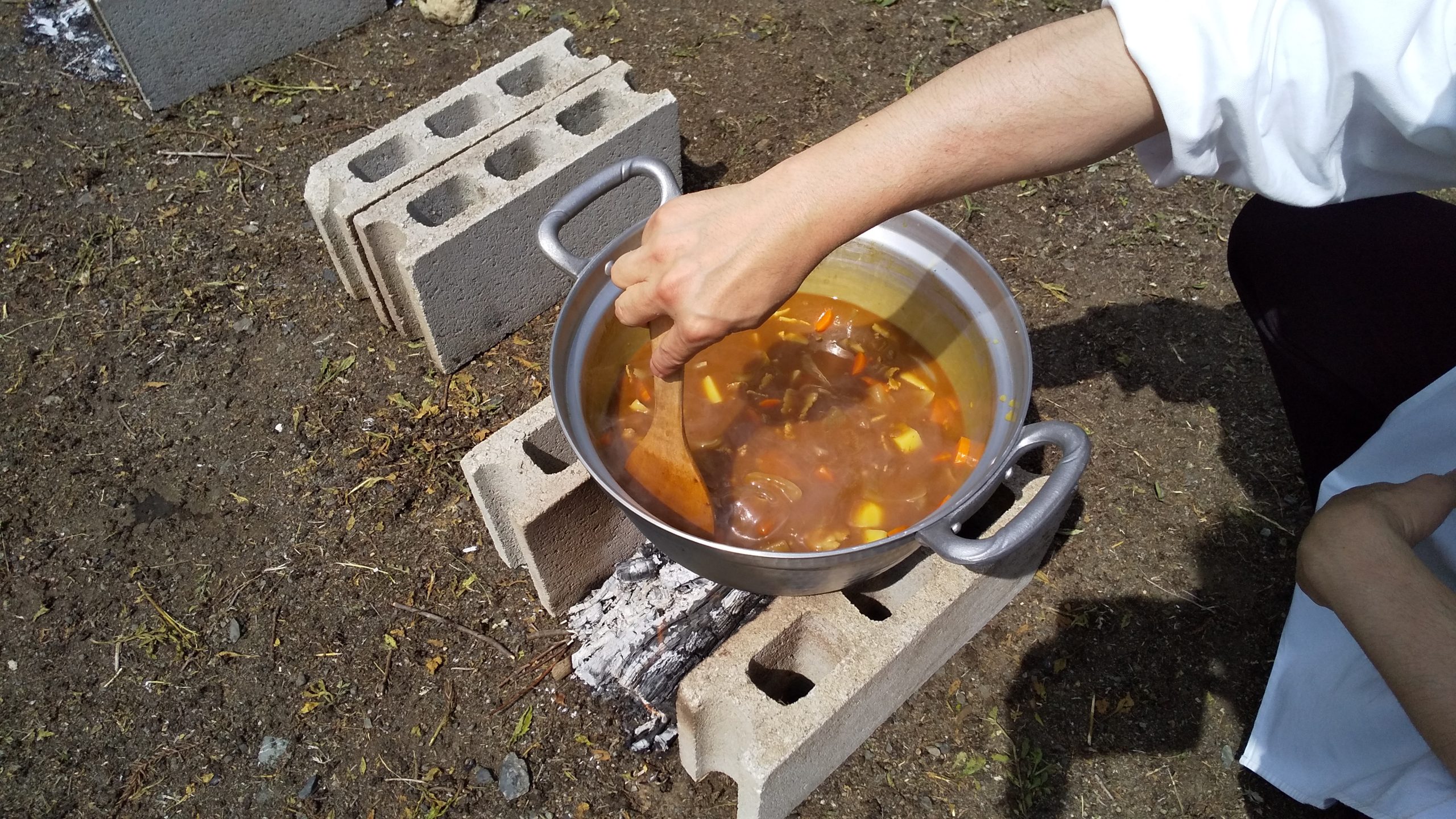 カレー作り体験 林間学校や家族ミニキャンプでどうぞ いこいの村ヘリテイジ美の山